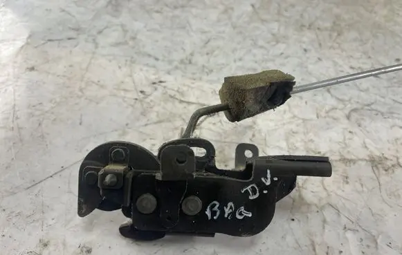 Nissan Patrol Y61 Tailgate/trunk/boot lock/catch/latch