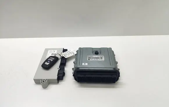 BMW 5 F10 F11 Engine ECU kit and lock set 8572873 857287301 0281019501