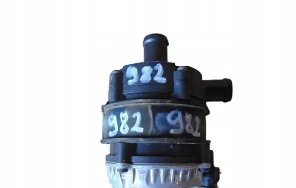 Volkswagen Golf VII Electric auxiliary coolant/water pump 04L965567