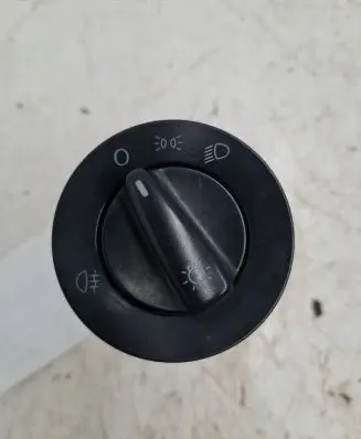 Volkswagen Golf IV Light switch