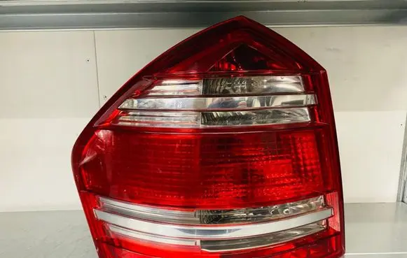 Mercedes-Benz GL X164 Rear/tail lights A1648200564