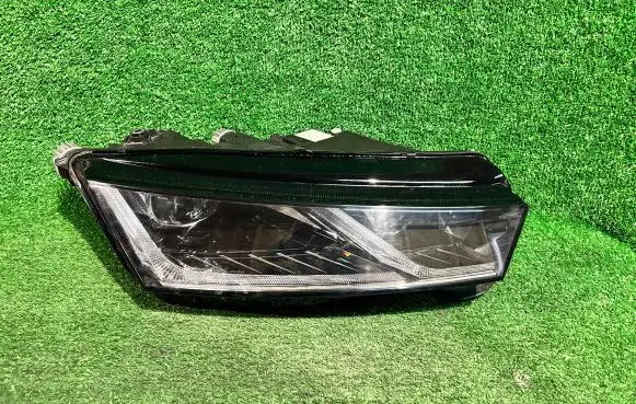 Skoda Octavia Mk4 Headlight/headlamp 5E4941016A
