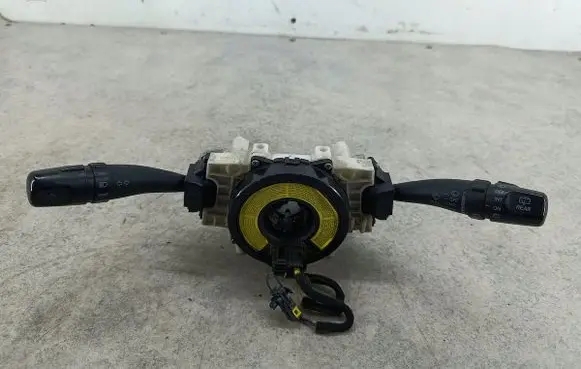 Hyundai Santa Fe Wiper turn signal indicator stalk/switch 