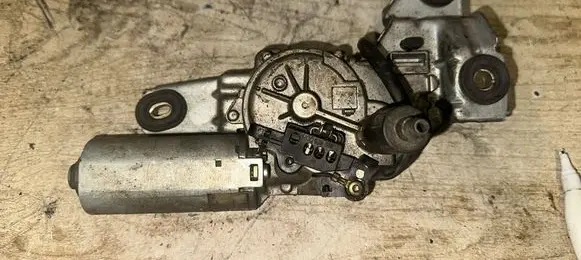Volvo V70 Rear window wiper motor 9154525