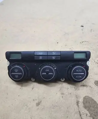 Volkswagen PASSAT B6 Climate control unit 74677510