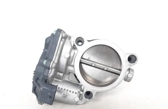 BMW 7 G11 G12 Throttle body valve 7619008 13547619008