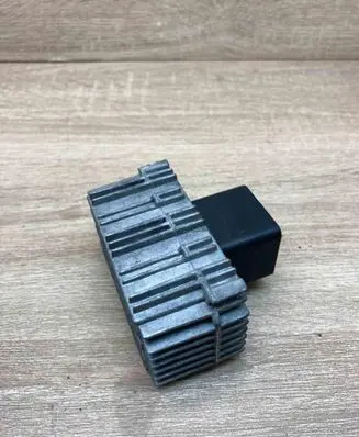 Opel Vectra B Glow plug pre-heat relay 09132691 51299008 Used