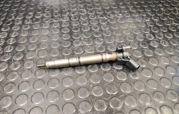 Audi A8 S8 D4 4H Fuel injector 059130277CH 0445117027