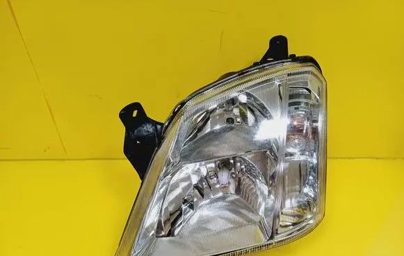 Opel Meriva A Headlight/headlamp 93321052