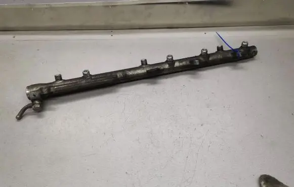 Fuel main line pipe
