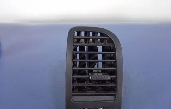 Volkswagen Polo III 6N 6N2 6NF Dashboard side air vent grill/cover trim 6X1819704A