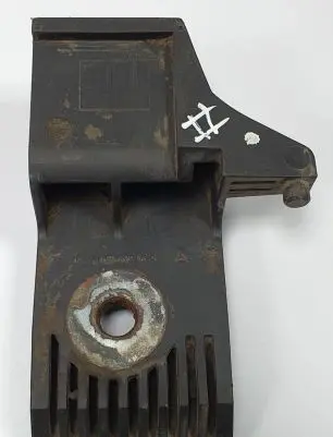 Mercedes-Benz B W245 Radiator mount bracket A1696200636