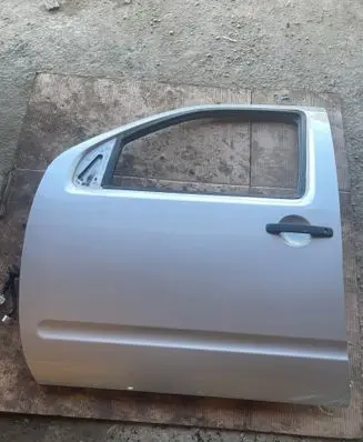 Nissan Navara D40 Front door