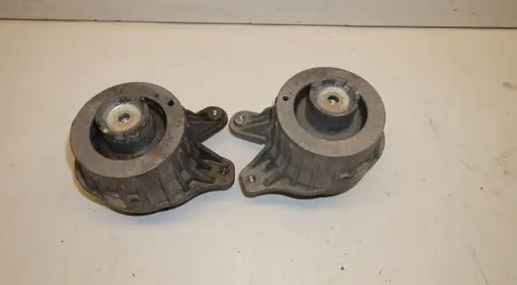 Mercedes-Benz E W213 Engine mount bracket A2132400600