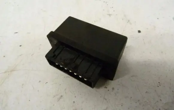 Citroen C4 I Fuel pump relay 240107