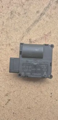 Audi A6 S6 C6 4F Air flap motor/actuator 0132801359