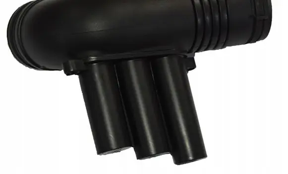 Audi Q3 F3 Intercooler hose/pipe 04E129651J