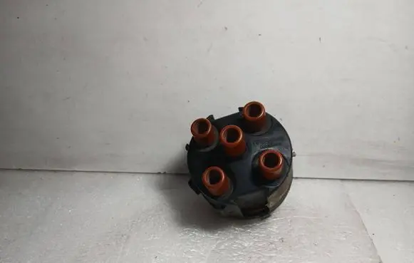 Volkswagen Golf III Spark distributor cap 0290004019
