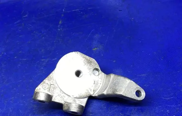 Hyundai i30 Alternator belt tensioner G3LC