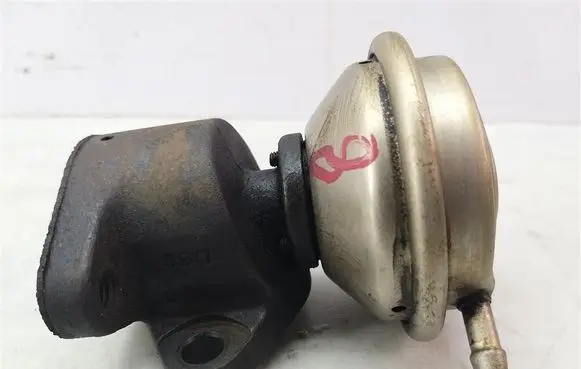 Volkswagen PASSAT B5 EGR valve 059131503