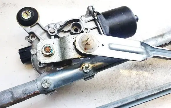 Nissan Leaf I (ZE0) Wiper motor 6713 c004