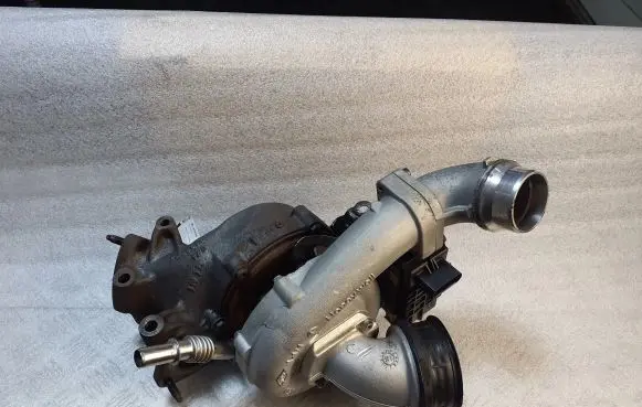 Maserati Levante Turbo 35242186F