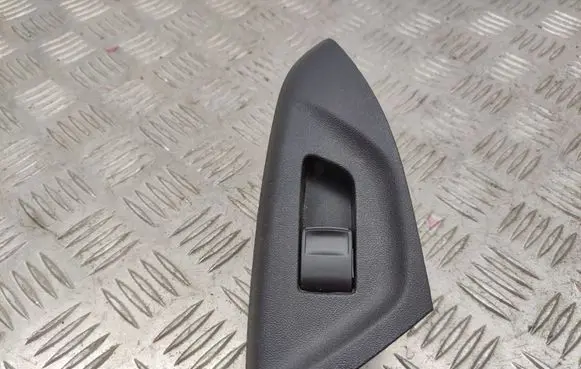 Toyota Aygo AB40 Electric window control switch