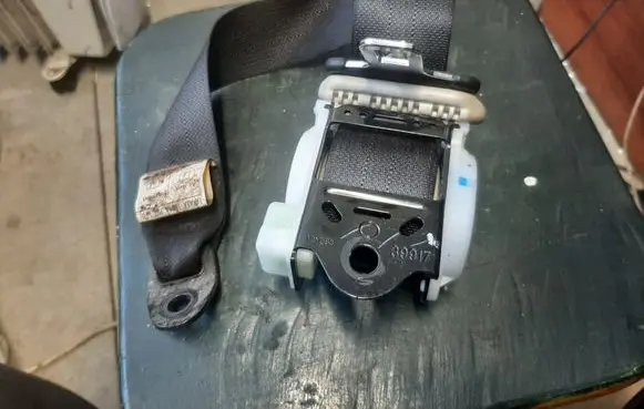 Nissan Micra Rear seatbelt C71086