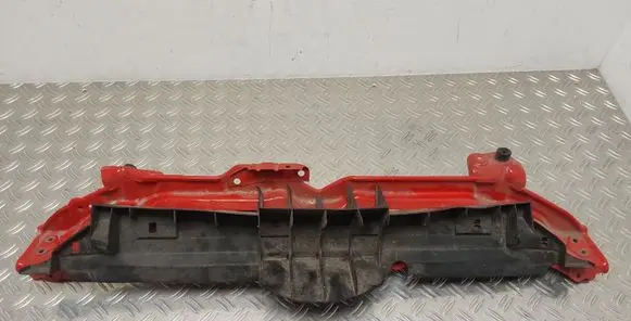 Toyota Yaris Top upper radiator support slam panel