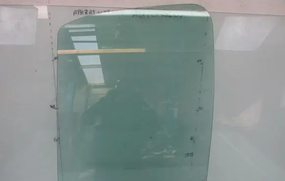 Renault Master II Rear door window glass