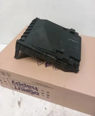 Skoda Yeti (5L) Fuse box cover 1K0937132G 1K0937132F
