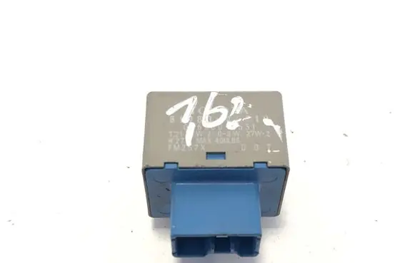 Toyota Auris 150 Hazard warning light relay 8198246810 8198246819