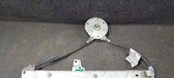 Toyota Carina T190 Sliding door window regulator with motor