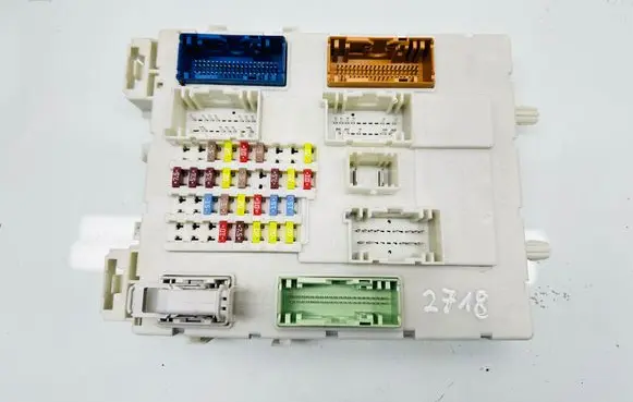 Ford Transit - Tourneo Connect Fuse module 010012 30S58KD13F06 F1DT14A073BF
