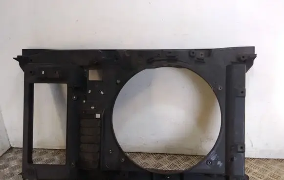 Citroen C4 I Picasso Radiator support slam panel