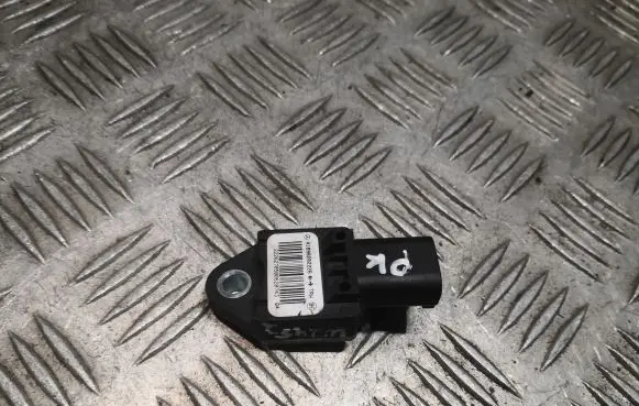 Mercedes-Benz B W245 Airbag deployment crash/impact sensor 1698202226 A1698202226