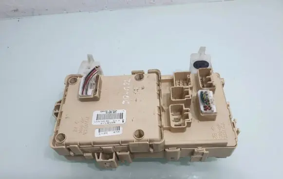 Toyota Corolla Verso AR10 Fuse module 892210F010
