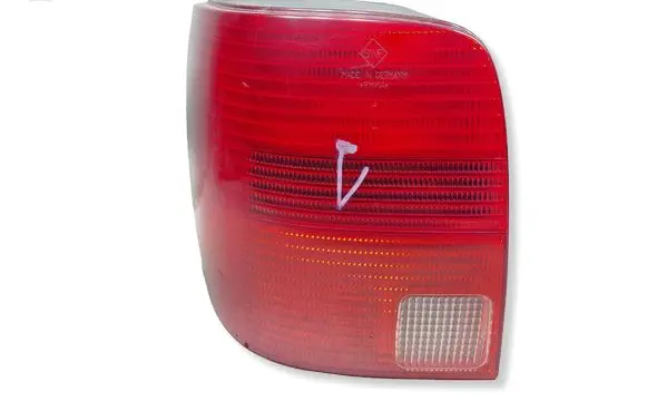 Volkswagen PASSAT B5 Rear/tail lights 147840KASACJA 147840