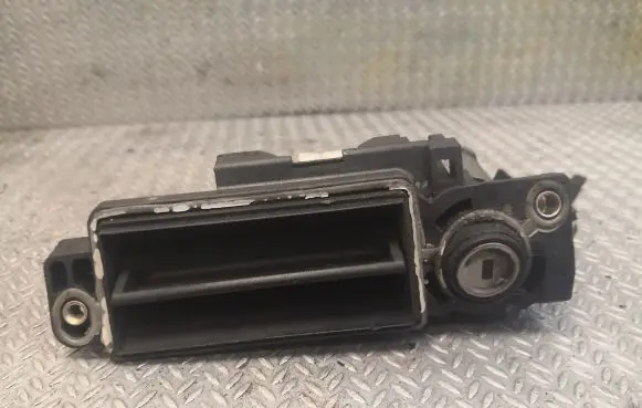 Mercedes-Benz C W203 Tailgate/boot open switch button 2037500093