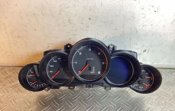 Porsche Cayenne (92A) Speedometer (instrument cluster) 7P5920904M