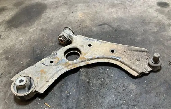 Fiat Doblo Front lower control arm/wishbone