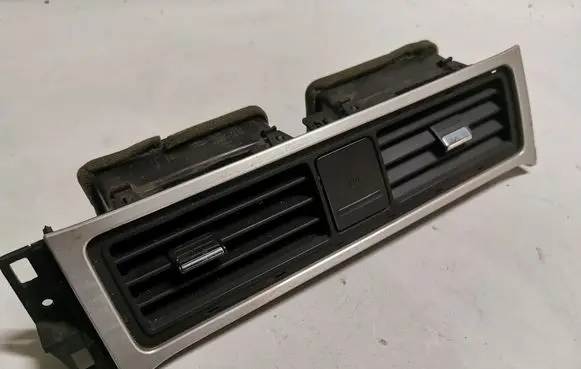 Ford Mustang V Dash center air vent grill AR3319C681A