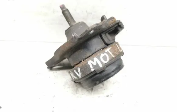 Honda CR-V Engine mount bracket