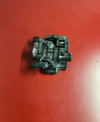 Thermostat/thermostat housing