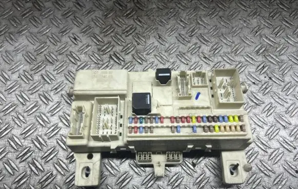 Volvo V50 Fuse module 31268178