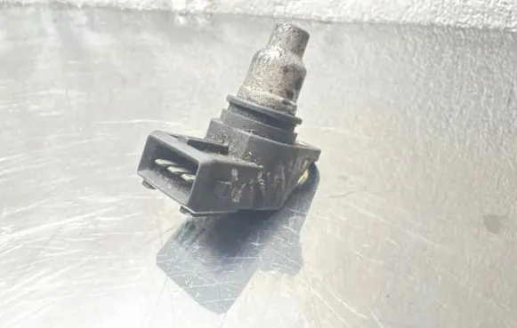 Opel Vectra B Camshaft position sensor 8200038472 144447 3142247