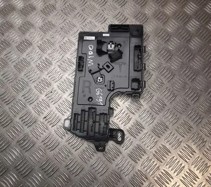 Tesla Model 3 Comfort/convenience module 110034032I