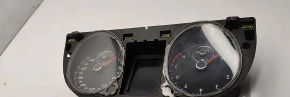 Volkswagen PASSAT CC Speedometer (instrument cluster) 3c8920870
