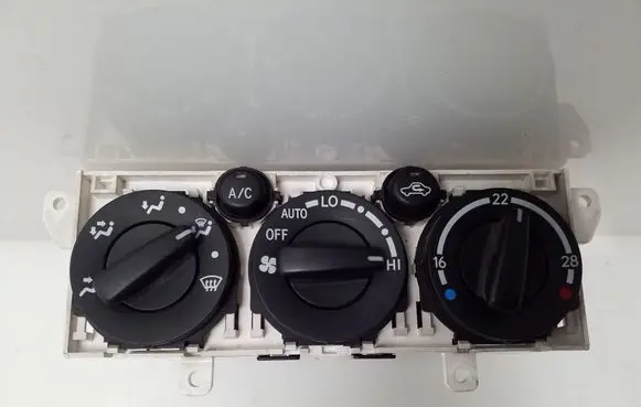 Toyota Avensis T220 Air conditioner control unit module MB1464308380