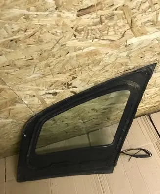 Suzuki Grand Vitara II Rear side window E643R007953